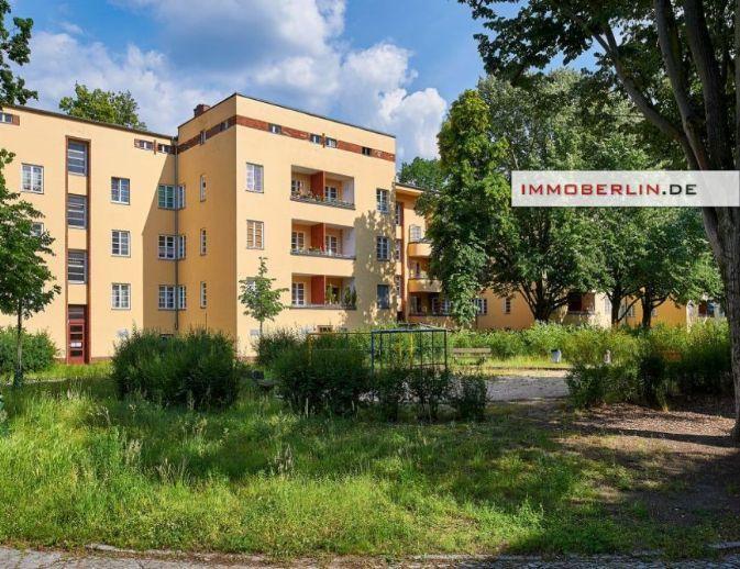 IMMOBERLIN.DE - Attraktive vermietete Altbauwohnung in behaglicher Lage Berlin