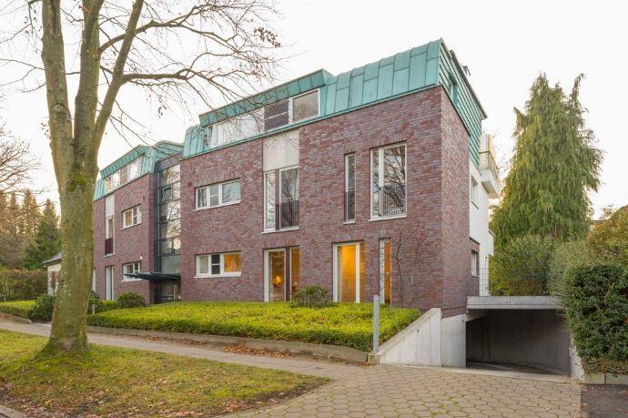 Hochwertige Eigentumswohnung mit 3 Zimmern, Tiefgarage, Aufzug und S/W-Terrasse in Klein Borstel Hamburg