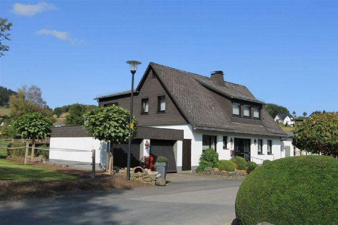 Pferdefreunde aufgepasst!!! Zwei-Familienhaus in Wenholthausen! Eslohe (Sauerland)