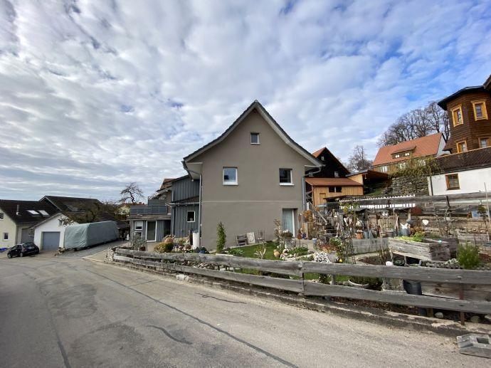 -Wohnhaus mit Einliegerwohnung- in der Mitte von Bonndorf! Schonach im Schwarzwald