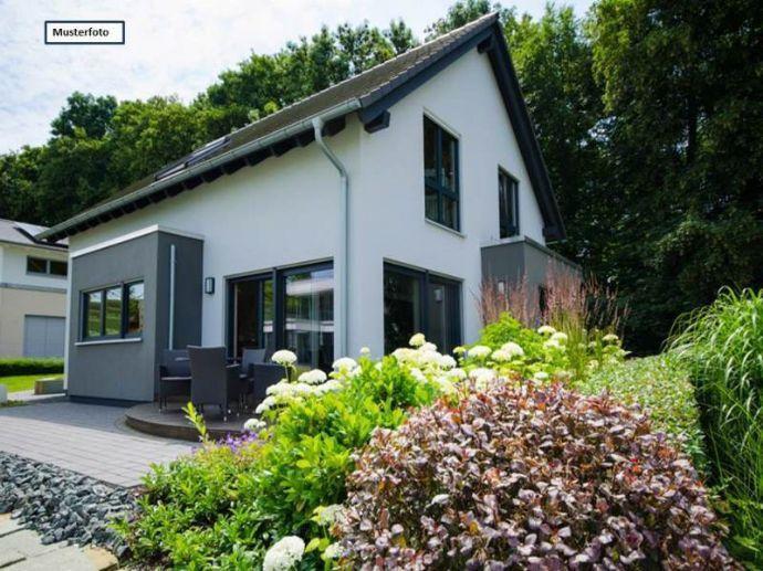 Einfamilienhaus mit Einliegerwohnung in 35452 Heuchelheim, Am Drosselschlag Kreisfreie Stadt Darmstadt