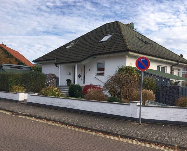 Exklusives großes Einfamilienhaus mit Einliegerwohnung und Doppelgarage, Terrasse, Kamin, Erbpacht Kreisfreie Stadt Darmstadt