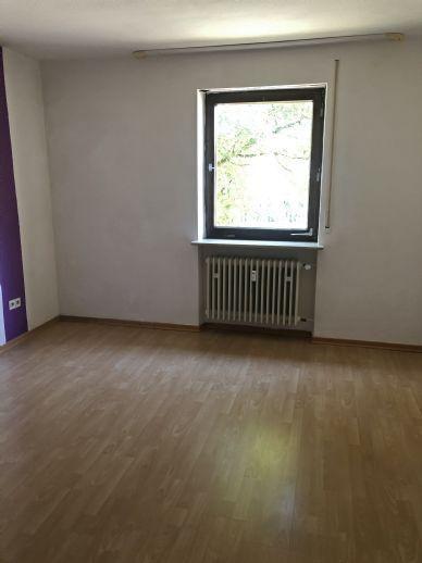 Helle und gepflegte 3-Zimmer-Wohnung im 1.OG mit ca. 65qm in ruhiger Lage von Stegaurach Kreisfreie Stadt Darmstadt