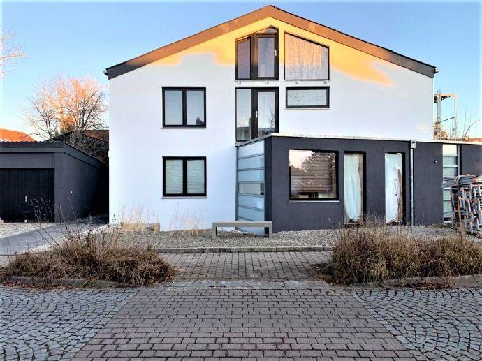 Helle, großzügig geschnittene Galerie-Wohnung mit zusätzlichem Dachstudio Weilheim-Schongau