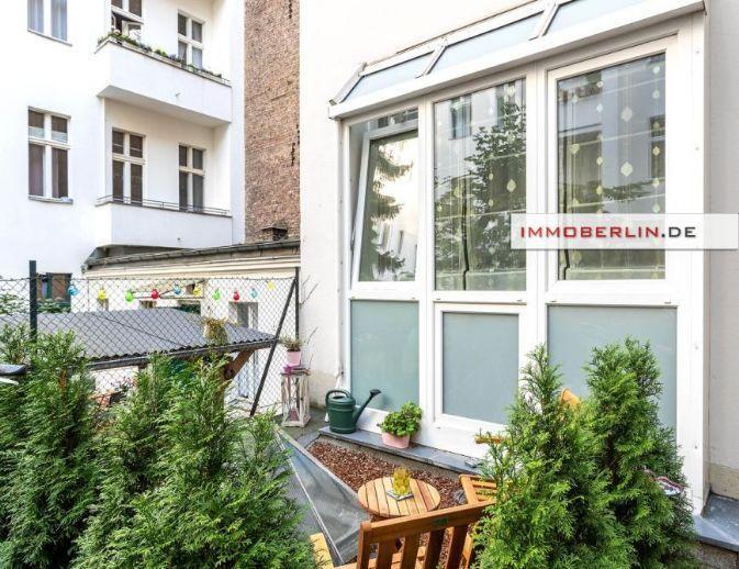 IMMOBERLIN.DE - Markante Altbauwohnung mit Atelierflair & kleiner Terrasse Berlin
