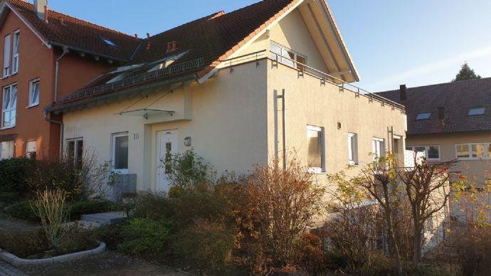 4,5-Zimmer-Wohnung mit eigenem Hauseingang, eigenem Treppenhaus, großer Terrasse und 2 Garagen in Bad Rappenau zu verkaufen. Bad Rappenau
