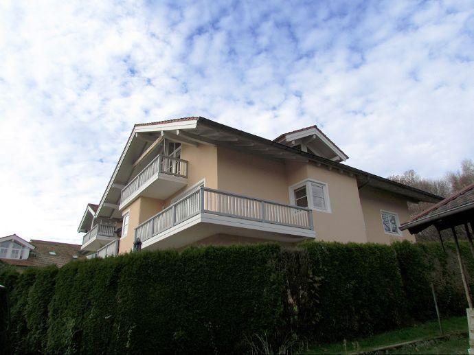 Aussergewöhnliche Wohnung mit Sichtdachstuhl und Bergblick Bad Endorf