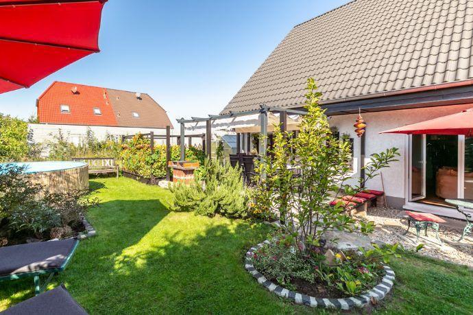 "Großzügiges Familienhaus mit wunderschön begrüntem Garten in ruhiger Lage" Berlin