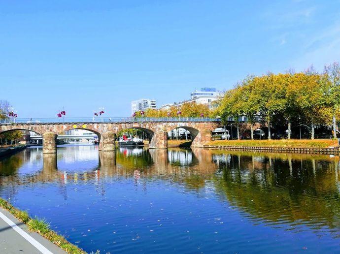 Top-1-ZKB-Wohnung - direkt im Zentrum - an der Berliner Promenade - mit Balkon und moderner EBK Sankt Johann