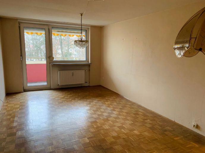 Helle Wohnung mit Balkon, Stellplatz und Einbauküche Kreisfreie Stadt Darmstadt