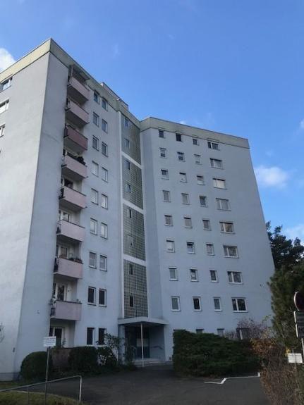 4-Zimmer-Wohnung mit EBK, Stellplatz und 2 Balkonen zu verkaufen! Erlangen