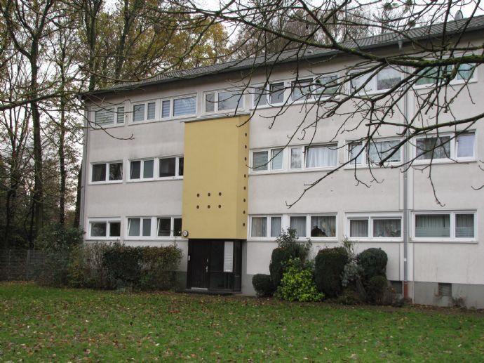 40589 Düsseldorf-Holthausen: Komplett restaurierte 3 Zimmer-Eigentumswohnung mit Balkon. Düsseldorf