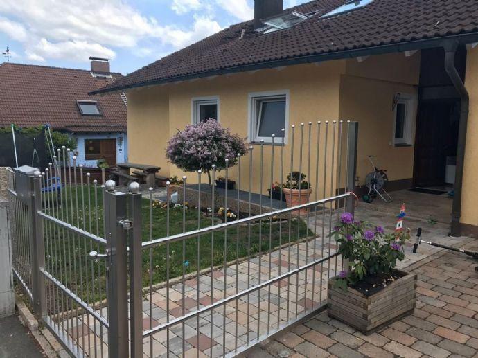 Gehobenes 1-3 Familienhaus in bevorzugter Lage mit Fernblick Günthersbühl