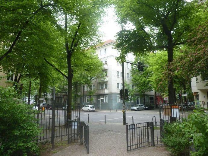 Nahe Boxhagener Platz: bezugsfreie 1-Zimmer Wohnung im ruhigen Altbau - Provisionsfrei Berlin