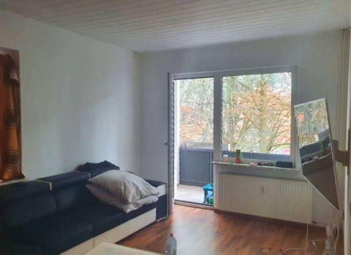 Kapitalanlage: Vermietete 2-Zimmer-Wohnung mit Balkon in Ahlem Ahlem