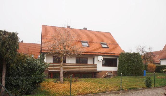 Großzügiges 1-2 Familienhaus mit Doppelgarage und großem Grundstück Roßtal-Großweismannsdorf Roßstadt