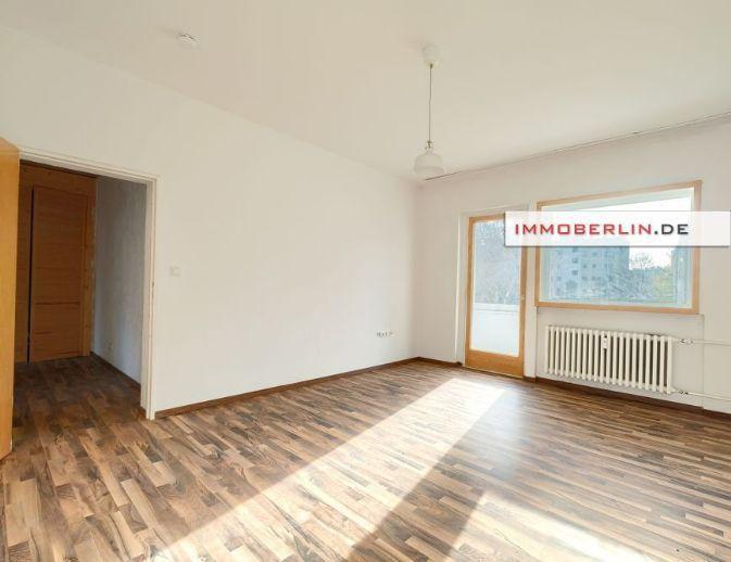 IMMOBERLIN.DE - Frisch renoviert! Helle Wohnung mit ruhiger Südloggia nahe Spandauer Forst Berlin