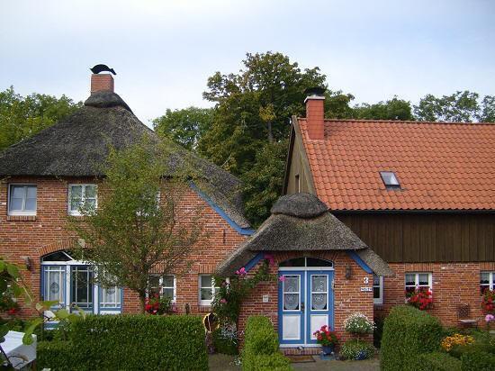 Romantisches Reetdach-Anwesen mit 2 Ferienwohnungen im Herzen der Halbinsel Butjadingen Kreisfreie Stadt Darmstadt
