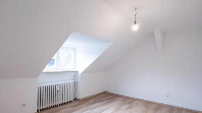 HOMESK - 2-Zimmer Dachgeschosswohnung in Spandau Zepernicker Straße