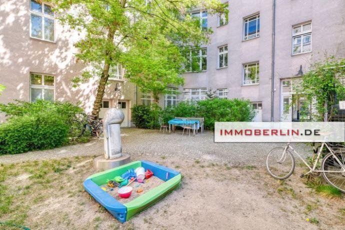IMMOBERLIN.DE - Lichtdurchflutete vermietete Altbauwohnung in beliebter Lage Berlin