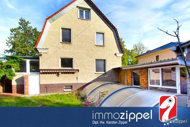 Wohnen und Arbeiten in Biesdorf-Nord: 7 Zi., EFH und Nebengebäude auf 1.054 m² Grundstück mit Pool! Berlin