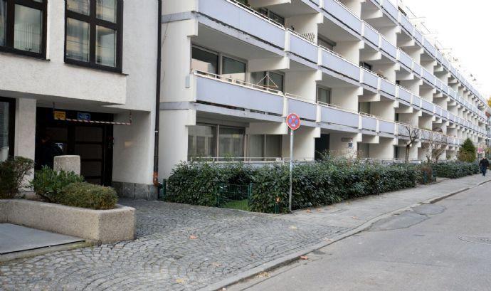 Große 2-Zimmer-Wohnung mitten in München-Maxvorstadt Kirchheim bei München