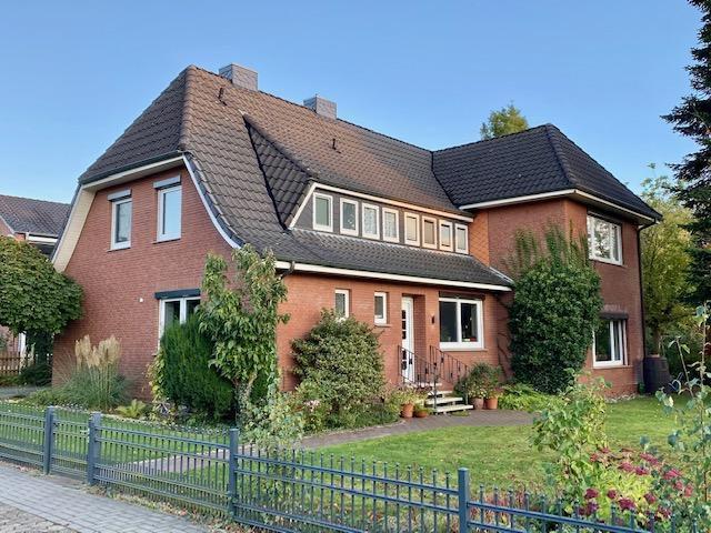 + NEU + Großes Einfamilienhaus im Zentrum von Hambergen Kreisfreie Stadt Darmstadt