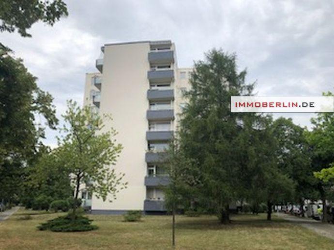 IMMOBERLIN.DE - Ideale Wohnung für zwei Personen mit Südbalkon beim Fennsee Berlin