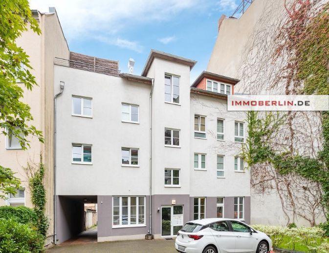 IMMOBERLIN.DE - Exzellent gestaltete Wohnung mit Südgarten, Pkw-Stellplatz & großem Nutzpotential Berlin