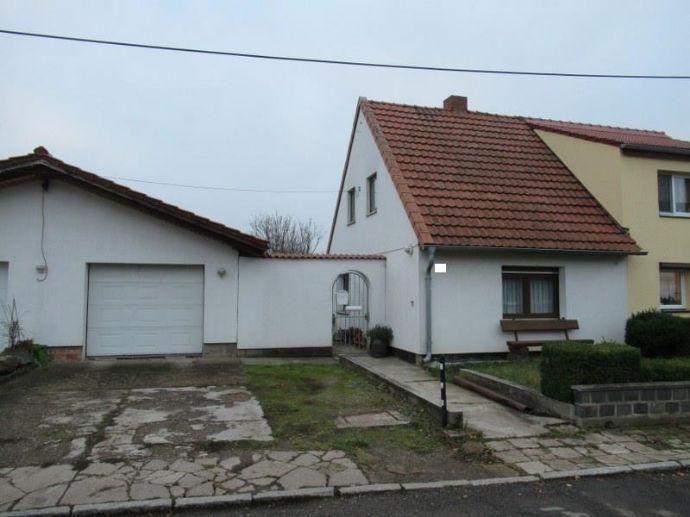 Kleines Haus mit großem Garten und Garage Gotha Ost