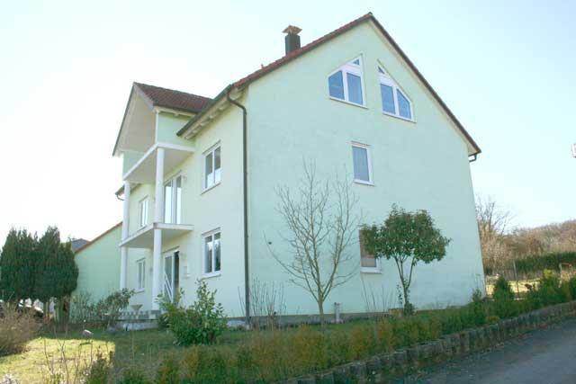 Zweifamilienhaus aufgeteilt in 2 Eigentumswohnungen / Maßbach Maßbach