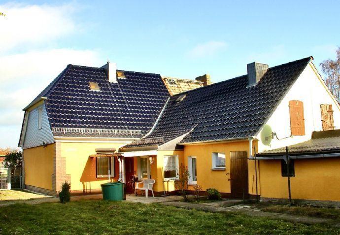 HORN IMMOBILIEN ++ Doppelhaushälfte bei Strasburg (Uckermark) mit einem großen Grundstück Strasburg (Uckermark)