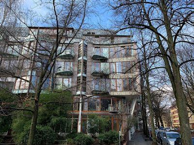 Eine attraktive 4-Zimmer Wohnung mit 3 Balkonen als Kapitalanlage Nahe Olivaer Platz Wilmersdorf