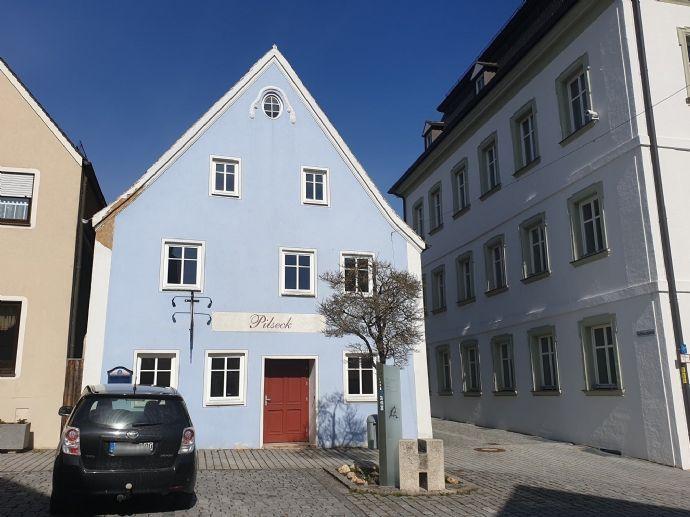 Hier führt kein Blick vorbei - Historisches Wohn-/oder Geschäftshaus Bergen auf Rügen