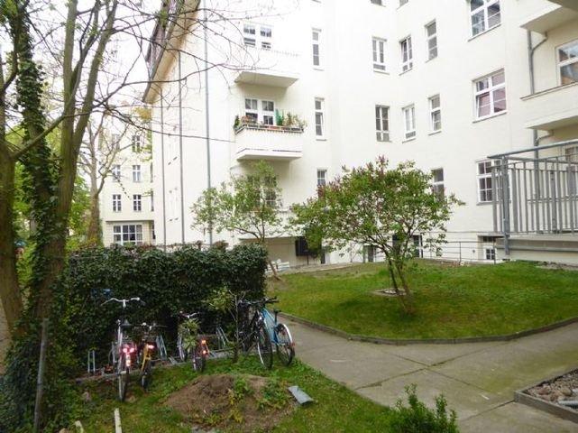 2-Zimmer-Altbauwohnung mit Balkon - nur 12-monatige Eigenbedarfskündigungsfrist Steglitz
