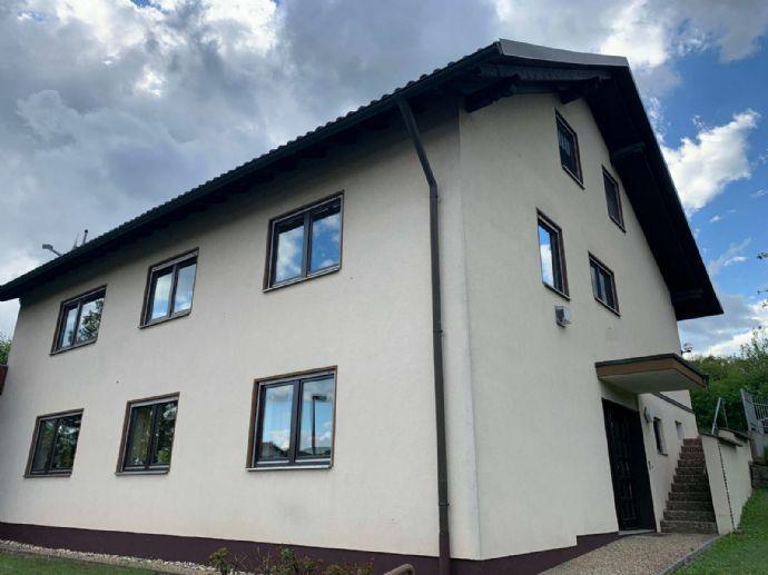 Gepflegtes Mehrfamilienhaus mit 3 Wohnungen und kleinem Garten Bad Kissingen
