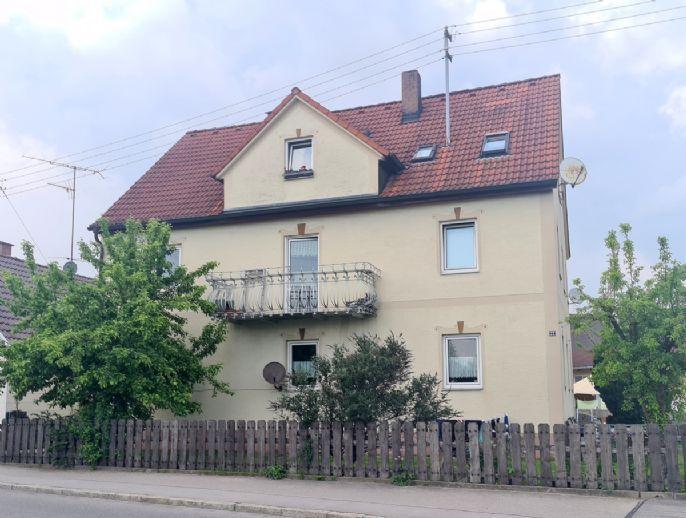 Mehrfamilienhaus bietet drei Wohnungen in zentraler Lage in Fischach Bergen auf Rügen