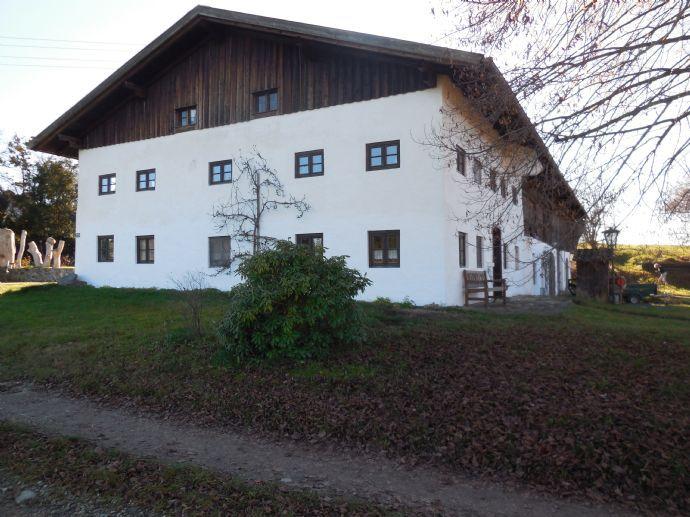 Interessantes Bauernhaus, mit genügend Platz für mehrere Generationen, bis zu 4 Wohneinheiten möglich !!! Bergen auf Rügen