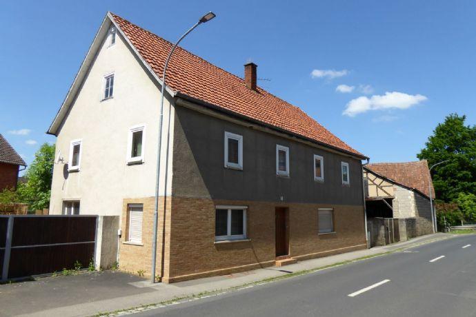 Renovierungsbedürftiges Bauernhaus mit Garage, Scheunen, Ställen, Maschinenhalle und großem Grundstück Bergen auf Rügen