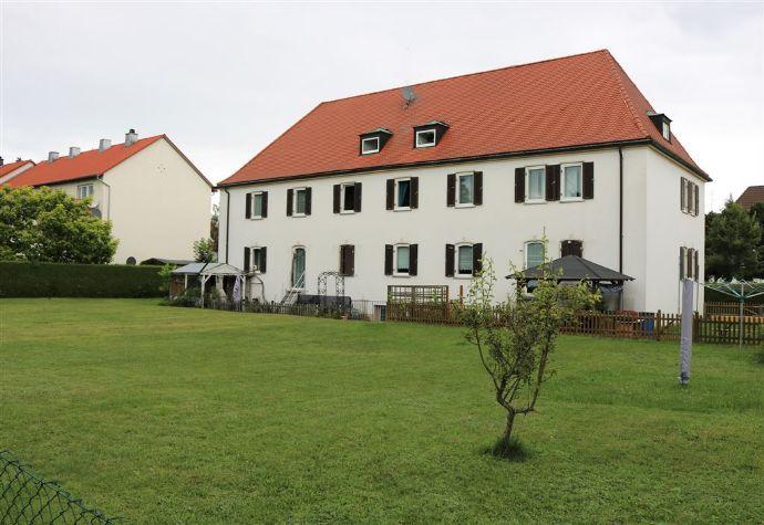 Kapitalanlage-Paket: 3 Eigentumswohnungen und 2 zur Wohnung ausbaubare Dachräume, 1.500 m² Grundstück, sehr gute Lage! Bergen auf Rügen