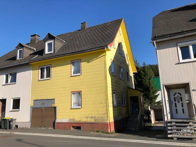 Modernisierungsbedürftiges Mehrfamilienhaus in Tettau *PROVISIONSFREI* zu erwerben. Bergen auf Rügen