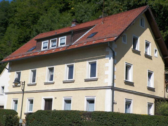 Wohnhaus mit 4 Wohnungen und 3 Garagen Bad Berneck