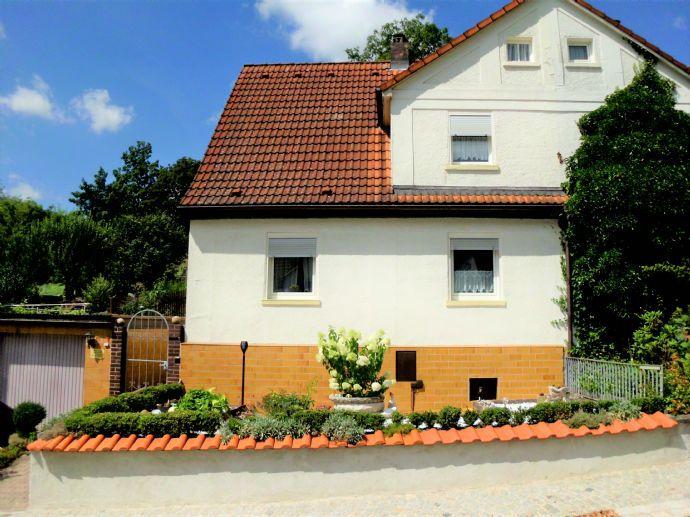 Doppelhaushälfte mit Garten und zwei Garagen in Burgkunstadt Bergen auf Rügen