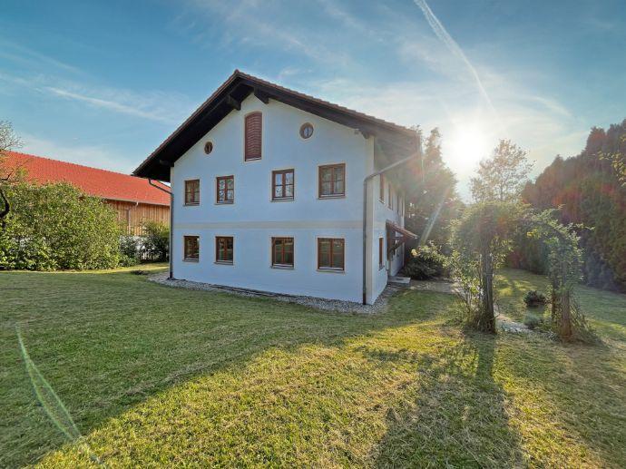 Großes Zweifamilienhaus mit weiterem Baurecht in idyllischer Lage Ebersberg