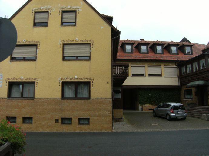 Wohnhaus mit 3 Wohnungen und zusätzlich einer ausbaufähigen 135 m² Traumwohnung, Landhotel mit Restaurant und Scheune Bergen auf Rügen