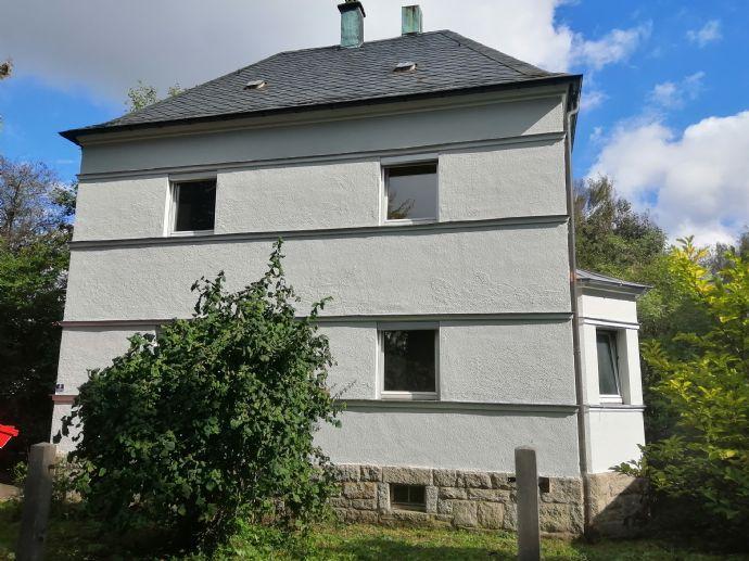 1-2 Familienhaus aus den 1930-er Jahren, attraktives Umbaupotenzial im Erdgeschoß Münchberg