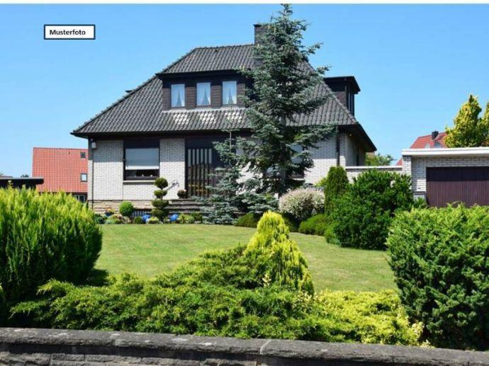 Ein/Mehrfamilienhaus in 96472 Rödental, Lange Wiesen Bergen auf Rügen