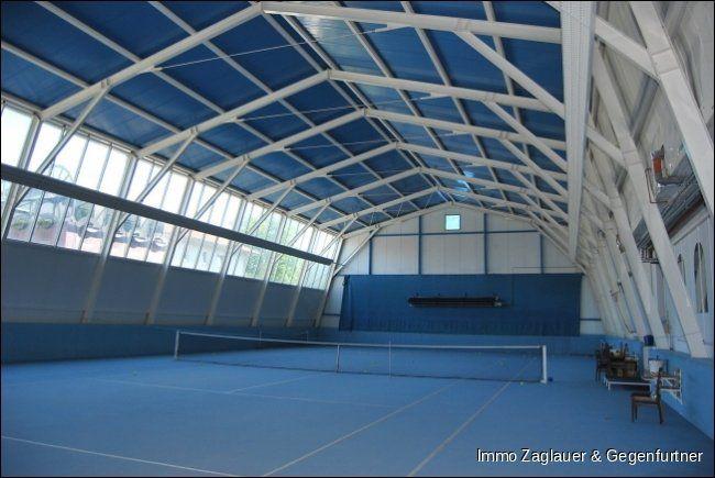 Top gepflegte Tennishalle mit Lokal und 85 m² Wohnung ca. 20 Automin. von Deggendorf ***** Deggendorf