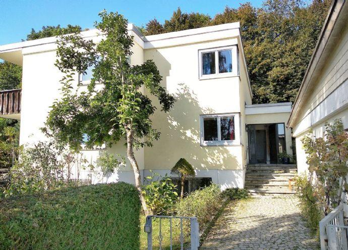 Wohnhaus mit 2 Einliegerwohnungen - Büro oder Praxen in bester Wohnlage von Traunreut Bergen auf Rügen