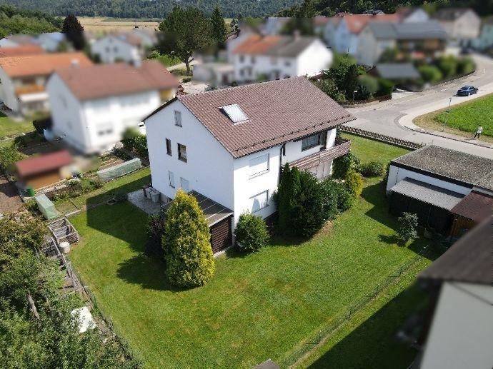 Zweifamilienhaus mit Doppelgarage und großem Garten Bergen auf Rügen